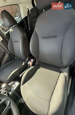 Хэтчбек Peugeot 208 2016 в 