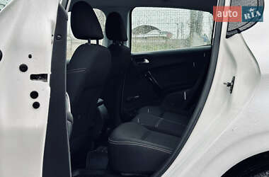 Хэтчбек Peugeot 208 2014 в 