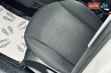 Хэтчбек Peugeot 208 2014 в 