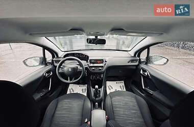 Хэтчбек Peugeot 208 2014 в 