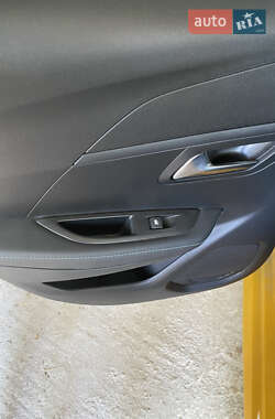Хэтчбек Peugeot 208 2023 в 