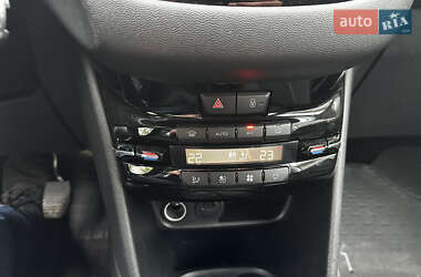 Хетчбек Peugeot 208 2019 в 