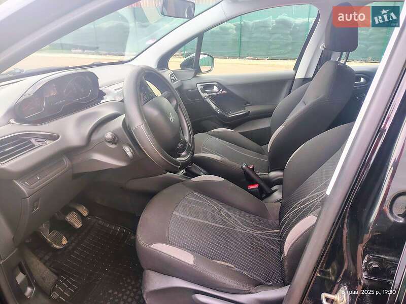 Хетчбек Peugeot 208 2013 в Львові