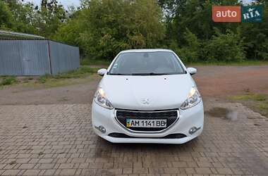 Хэтчбек Peugeot 208 2014 в Коростене