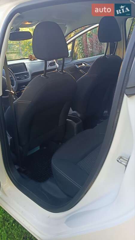 Хетчбек Peugeot 208 2019 в Львові фото 5 Хетчбек Peugeot 208 2019 в Львові