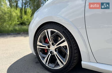 Хетчбек Peugeot 208 2013 в 