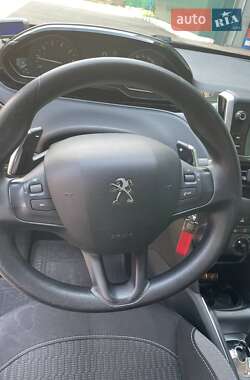 Хетчбек Peugeot 208 2016 в 