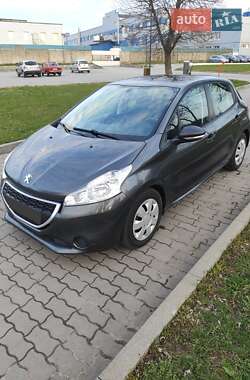 Хэтчбек Peugeot 208 2014 в 
