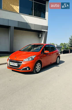 Хетчбек Peugeot 208 2016 в Запоріжжі