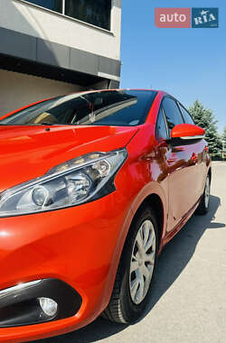 Хэтчбек Peugeot 208 2016 в 