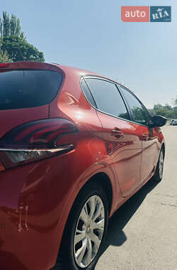 Хэтчбек Peugeot 208 2016 в 
