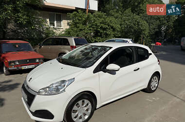 Хэтчбек Peugeot 208 2016 в 