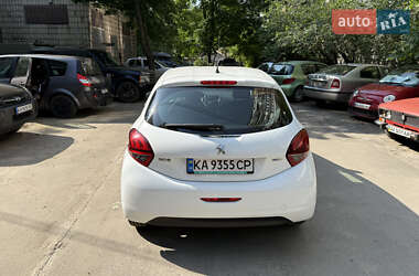 Хэтчбек Peugeot 208 2016 в 