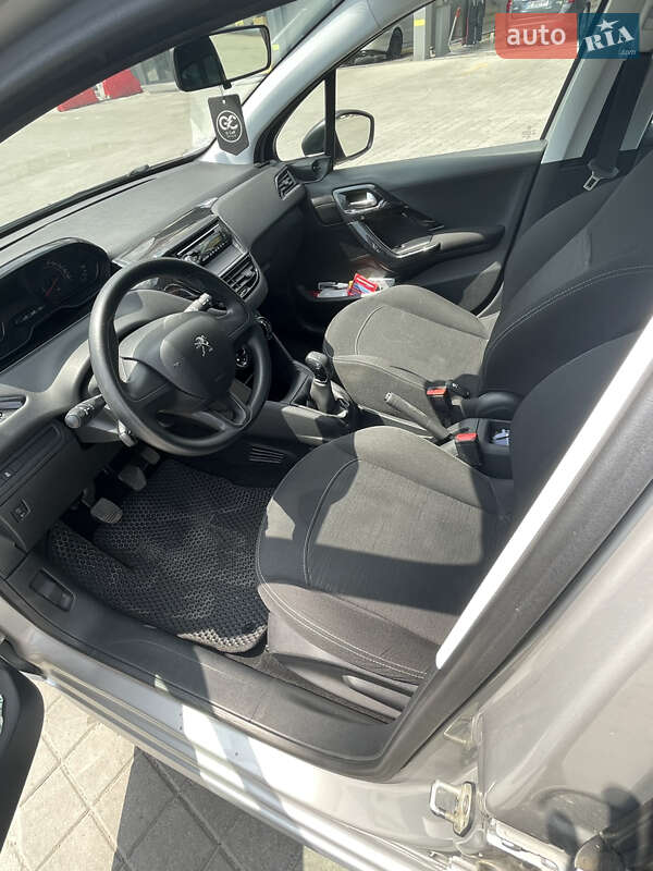 Хетчбек Peugeot 208 2014 в Львові