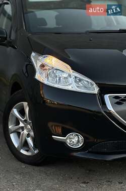 Хэтчбек Peugeot 208 2013 в 