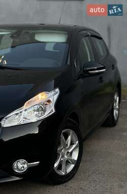 Хэтчбек Peugeot 208 2013 в 