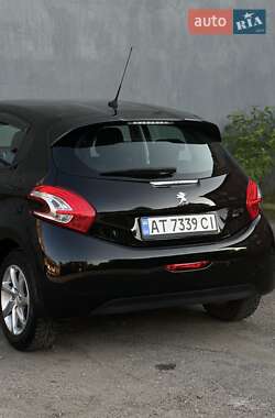 Хэтчбек Peugeot 208 2013 в 