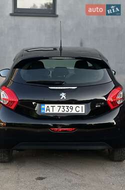 Хэтчбек Peugeot 208 2013 в 