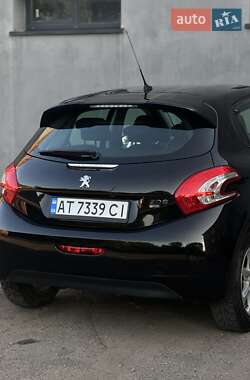 Хэтчбек Peugeot 208 2013 в 