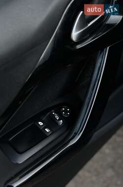 Хэтчбек Peugeot 208 2013 в 