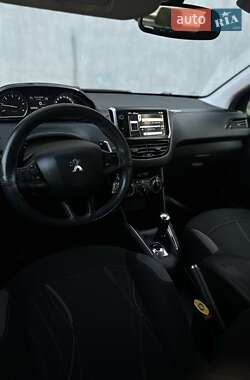 Хэтчбек Peugeot 208 2013 в 