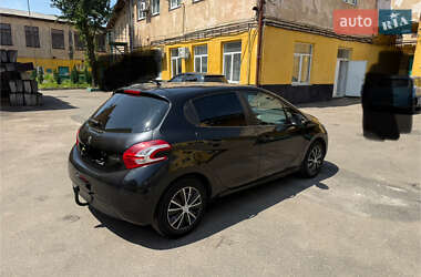 Хетчбек Peugeot 208 2013 в 