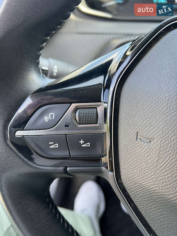 Хэтчбек Peugeot 208 2020 в Львове