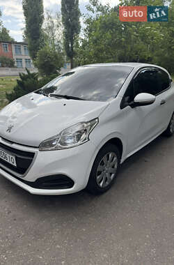 Хетчбек Peugeot 208 2016 в Кременчуці