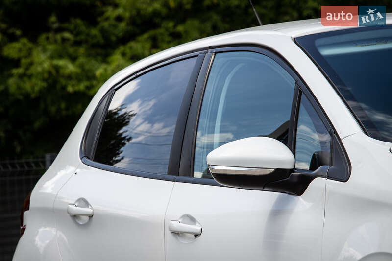 Хэтчбек Peugeot 208 2018 в Львове фото 8 Хэтчбек Peugeot 208 2018 в Львове