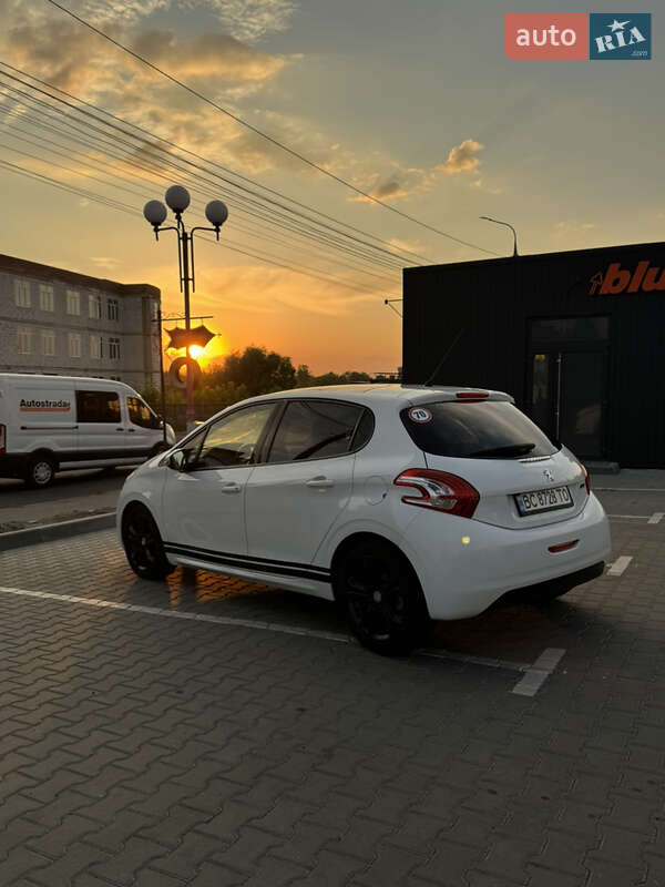 Хэтчбек Peugeot 208 2013 в Виннице