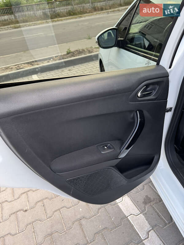 Хэтчбек Peugeot 208 2013 в Виннице
