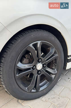 Хэтчбек Peugeot 208 2013 в Виннице