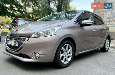 Хетчбек Peugeot 208 2013 в Києві