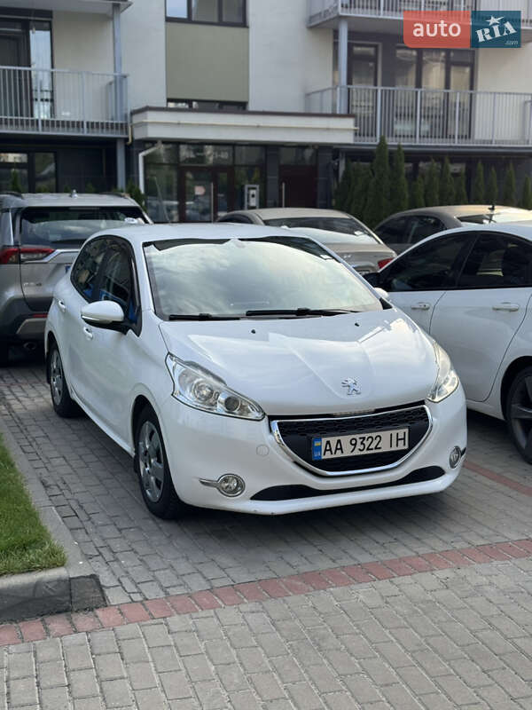 Peugeot 208 2013