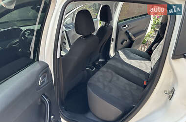 Хэтчбек Peugeot 208 2013 в 