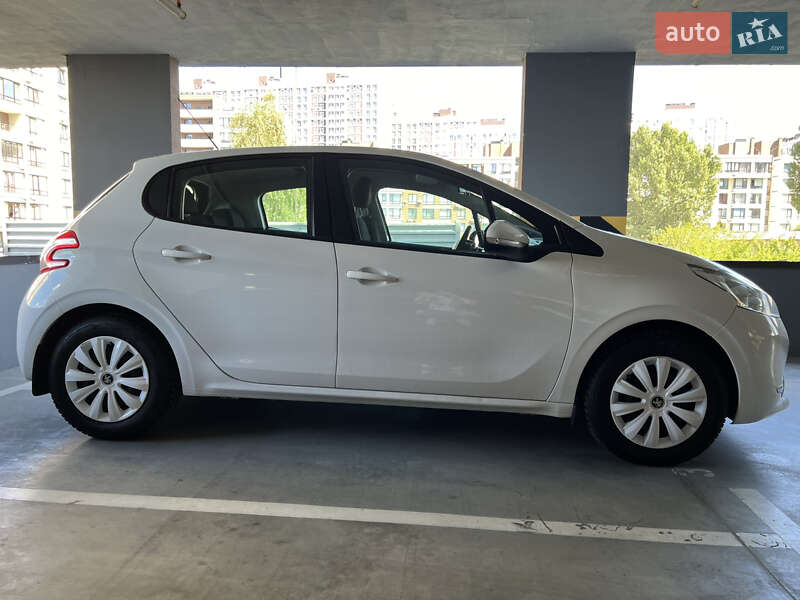 Peugeot 208 2014