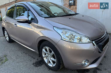 Хэтчбек Peugeot 208 2014 в Днепре