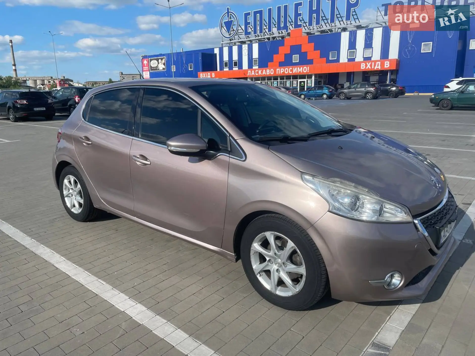 2013 Peugeot 208 - мініатюра 11