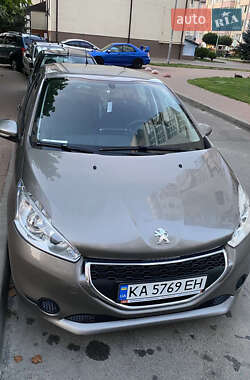 Хэтчбек Peugeot 208 2013 в Киеве