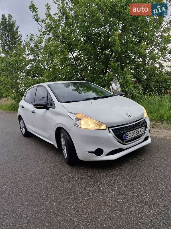 Peugeot 208 2012