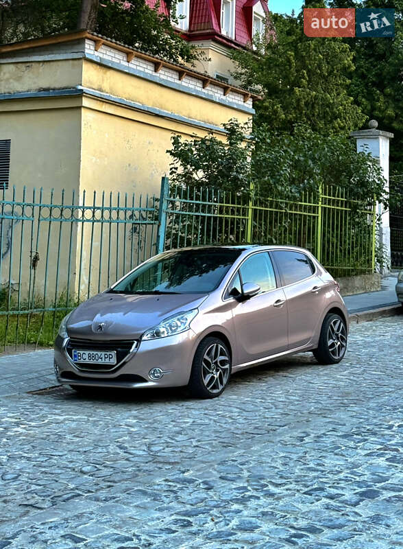 Peugeot 208 2013