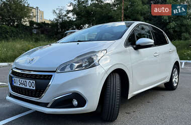 Хетчбек Peugeot 208 2015 в Києві