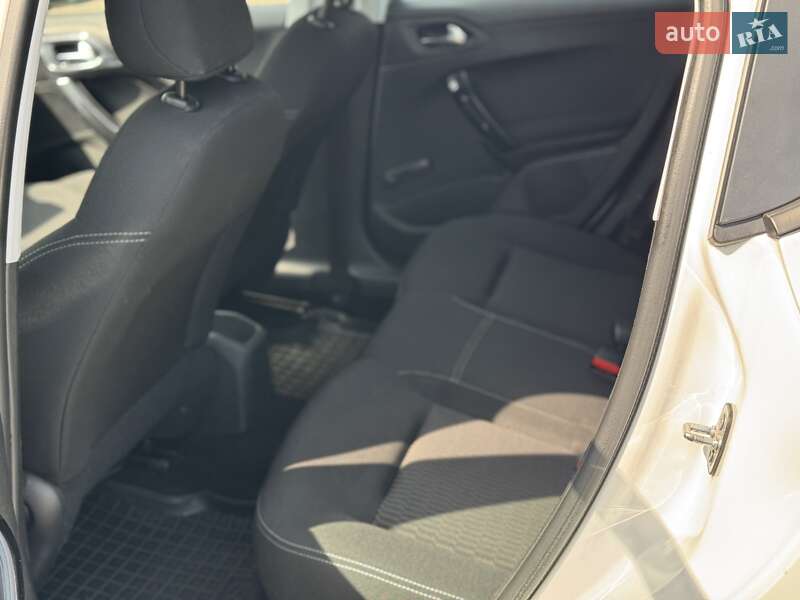 Хетчбек Peugeot 208 2019 в Києві