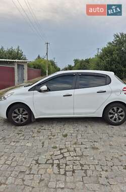 Хэтчбек Peugeot 208 2013 в Запорожье