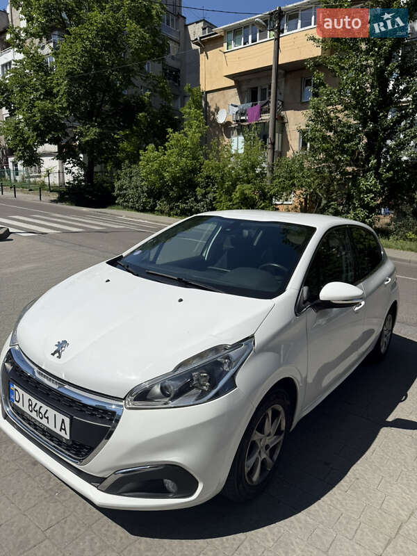 Peugeot 208 2016