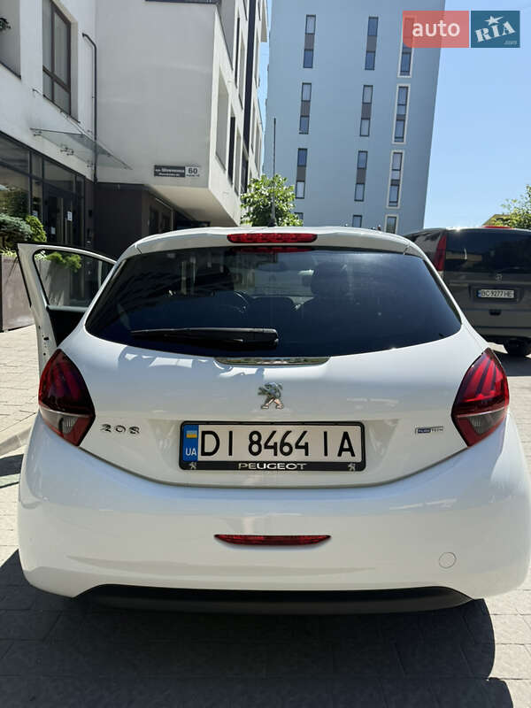 Хэтчбек Peugeot 208 2016 в Львове