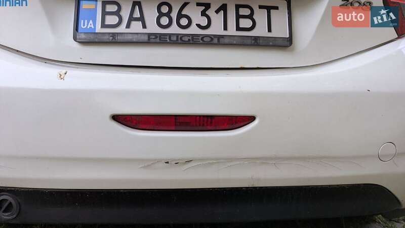 Хэтчбек Peugeot 208 2013 в Киеве фото 4 Хэтчбек Peugeot 208 2013 в Киеве