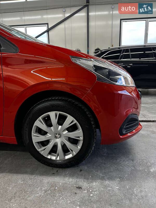 Хетчбек Peugeot 208 2015 в Львові