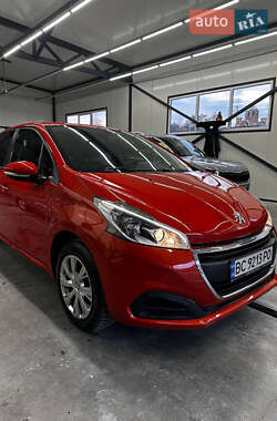 Хетчбек Peugeot 208 2015 в Львові