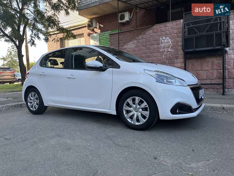 Хэтчбек Peugeot 208 2018 в Киеве